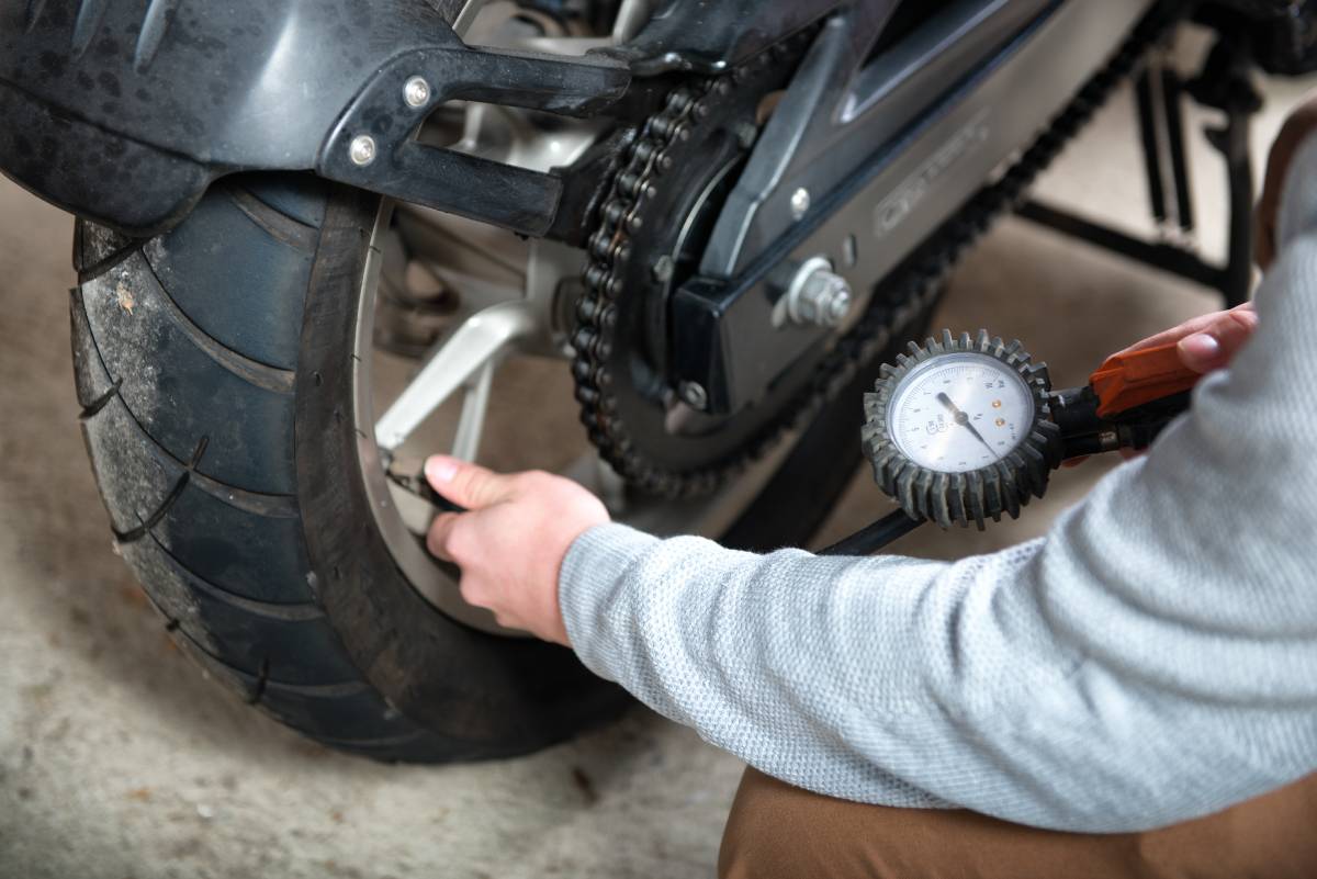 Motorcycle tyre pressure | TyreSafe Motorcycle Tyre Checks